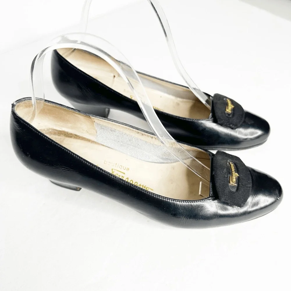 VTG SALVATORE FERRAGAMO Black leather logo vamp block heel pump womens 8 B